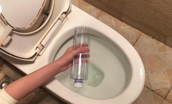 每天都要使用的馬桶堵了怎么辦？怕什么，這幾招幫你輕松解決！